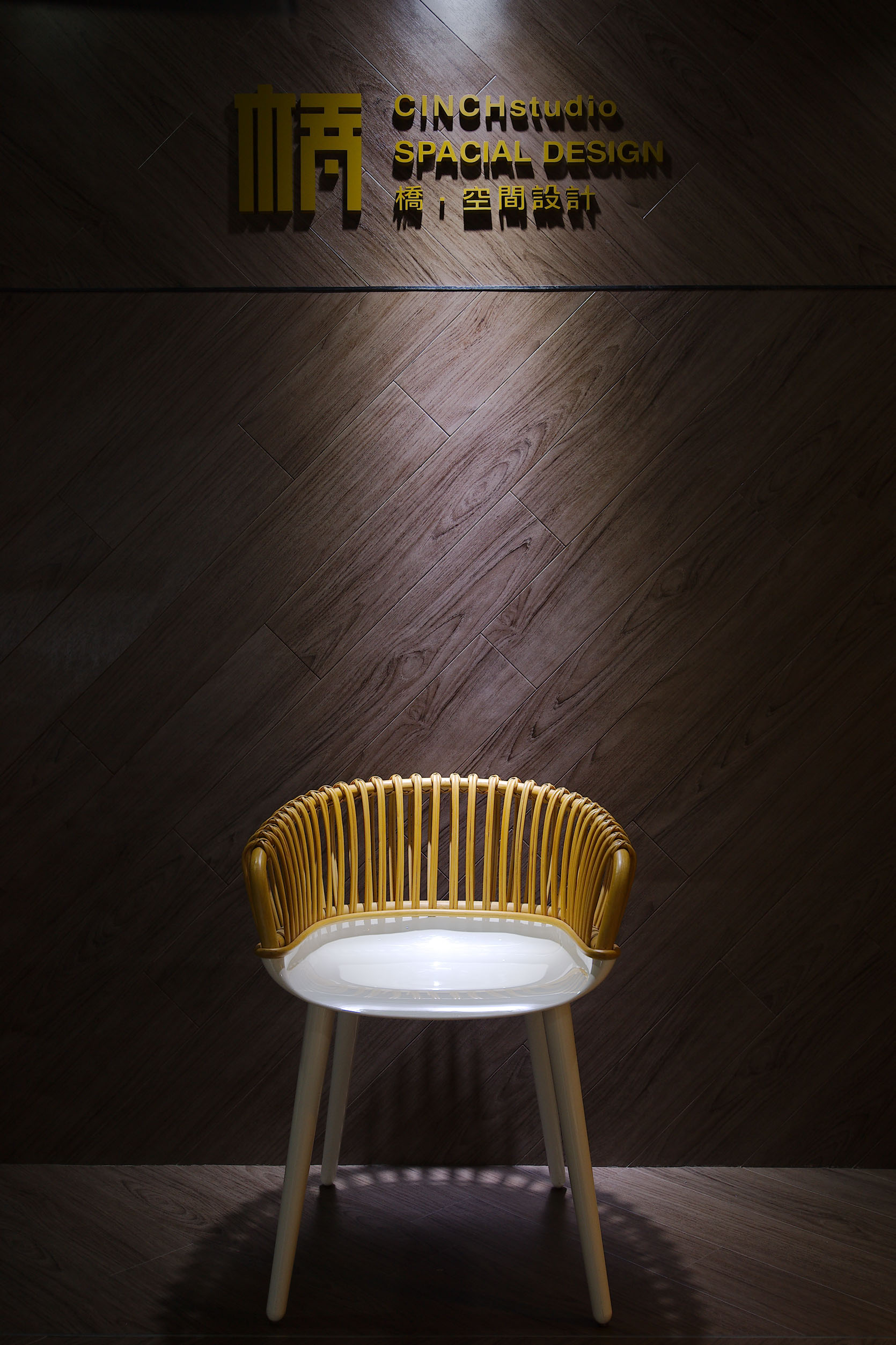 img-single